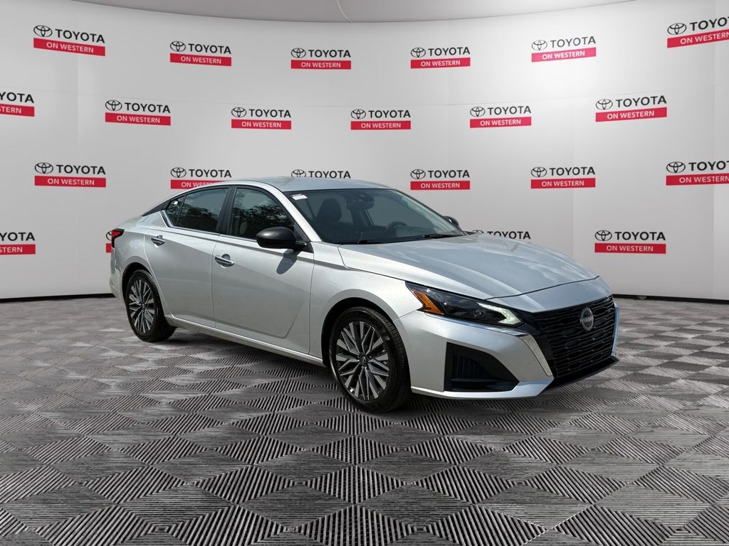 Used 2025 Nissan Altima 2.5 SV Sedan
