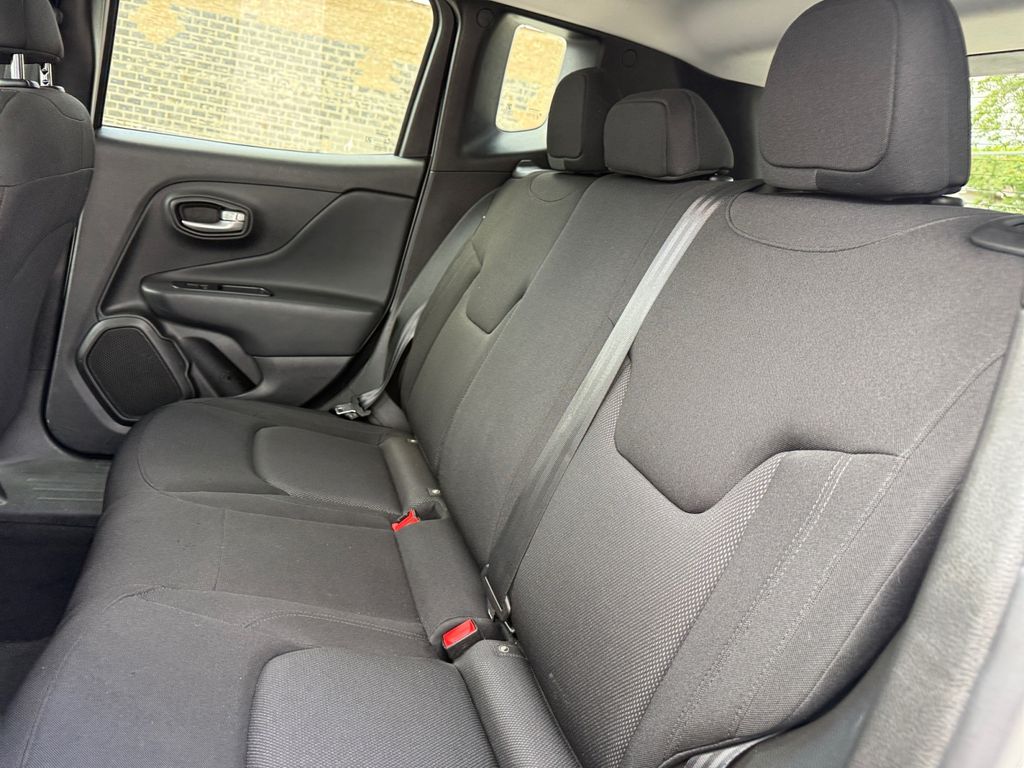 2023 Jeep Renegade Latitude - Photo 24