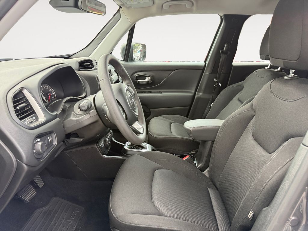 2023 Jeep Renegade Latitude - Photo 9