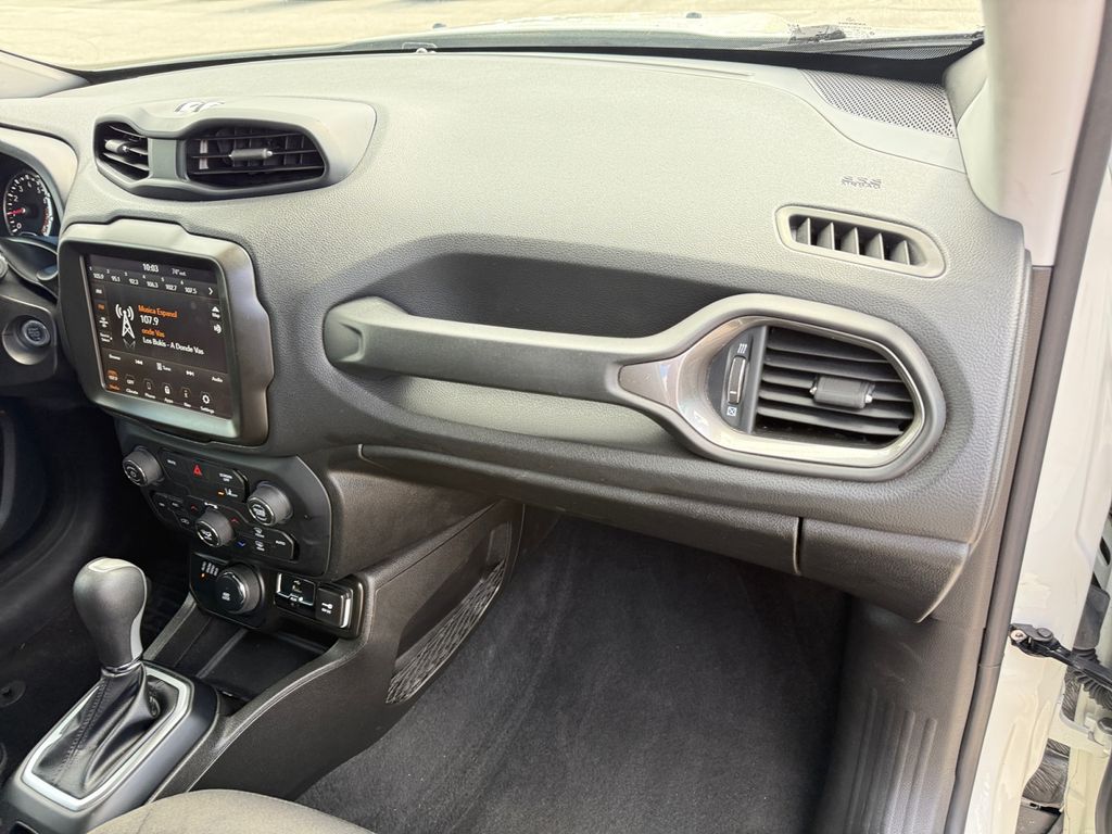 2023 Jeep Renegade Latitude - Photo 15