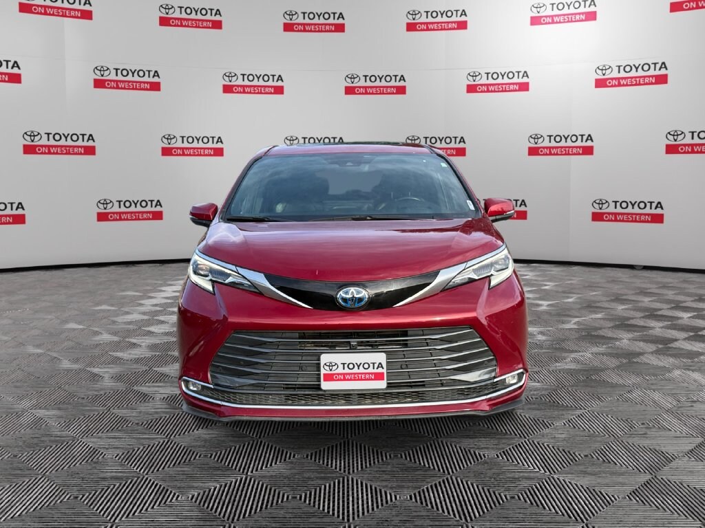 Certified 2025 Toyota Sienna Platinum Minivan/Van