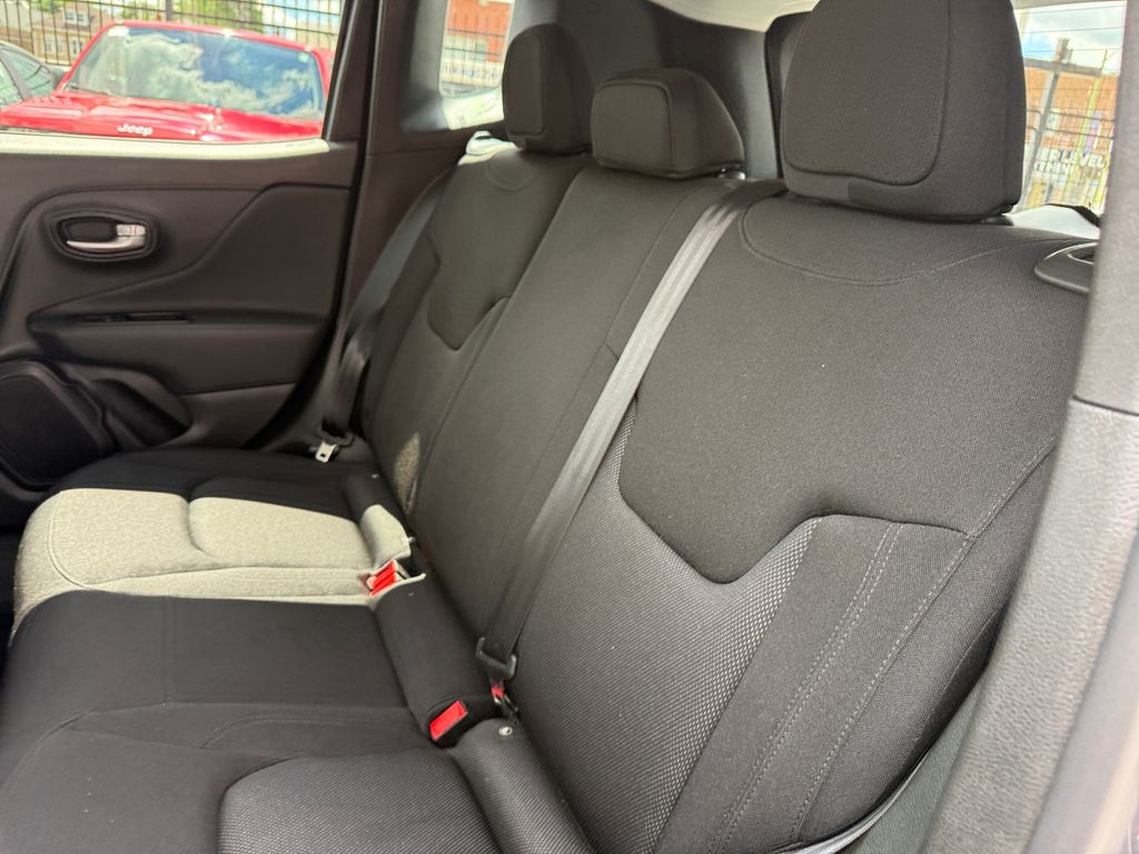 2023 Jeep Renegade Latitude - Photo 24