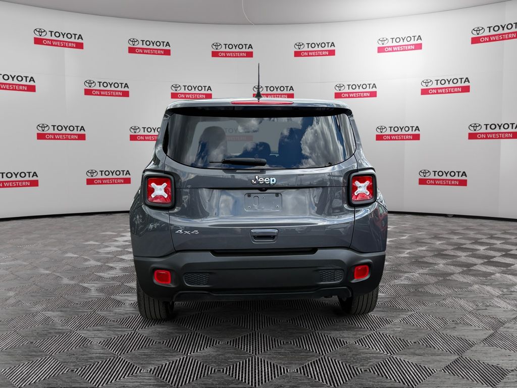 2023 Jeep Renegade Latitude - Photo 6