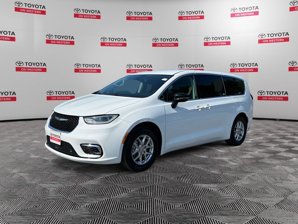2024 Chrysler Pacifica