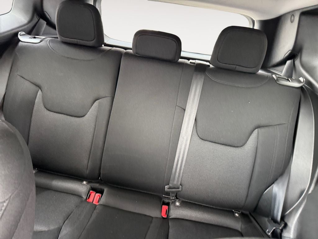 2023 Jeep Renegade Latitude - Photo 13