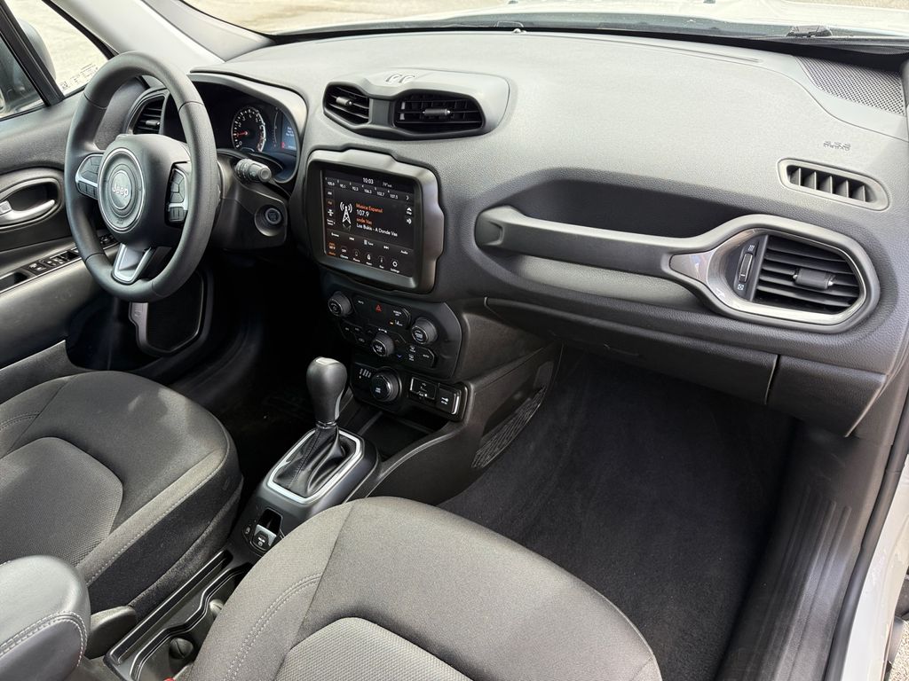 2023 Jeep Renegade Latitude - Photo 16