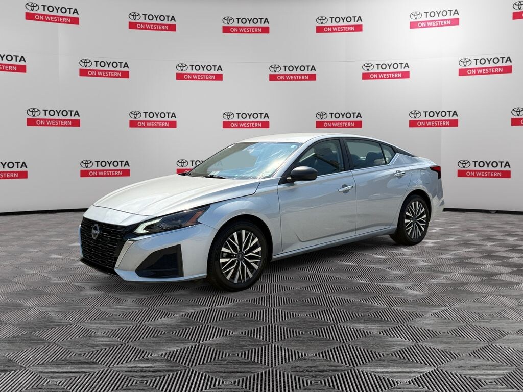 Used 2025 Nissan Altima 2.5 SV Sedan