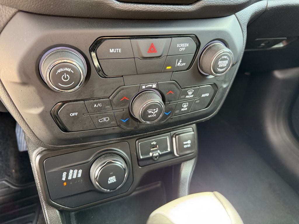 2023 Jeep Renegade Latitude - Photo 34