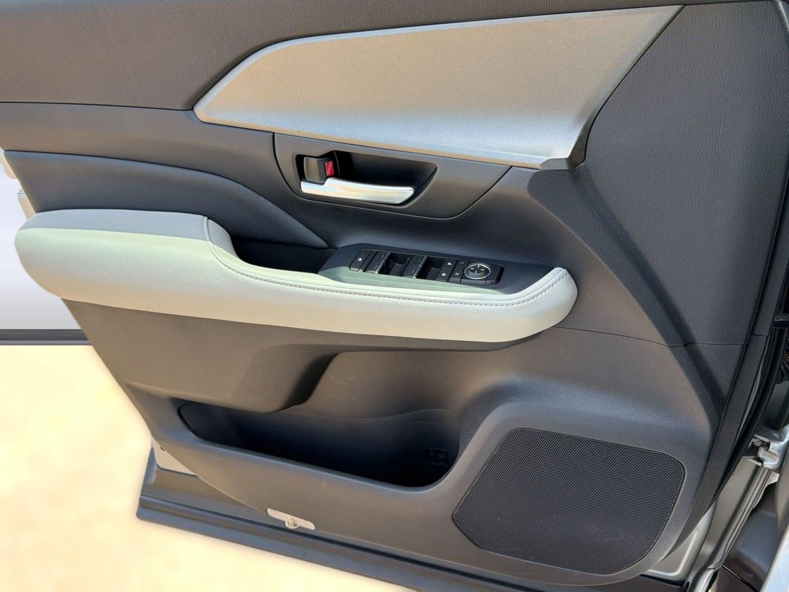 2024 Toyota Grand Highlander XLE - Photo 12