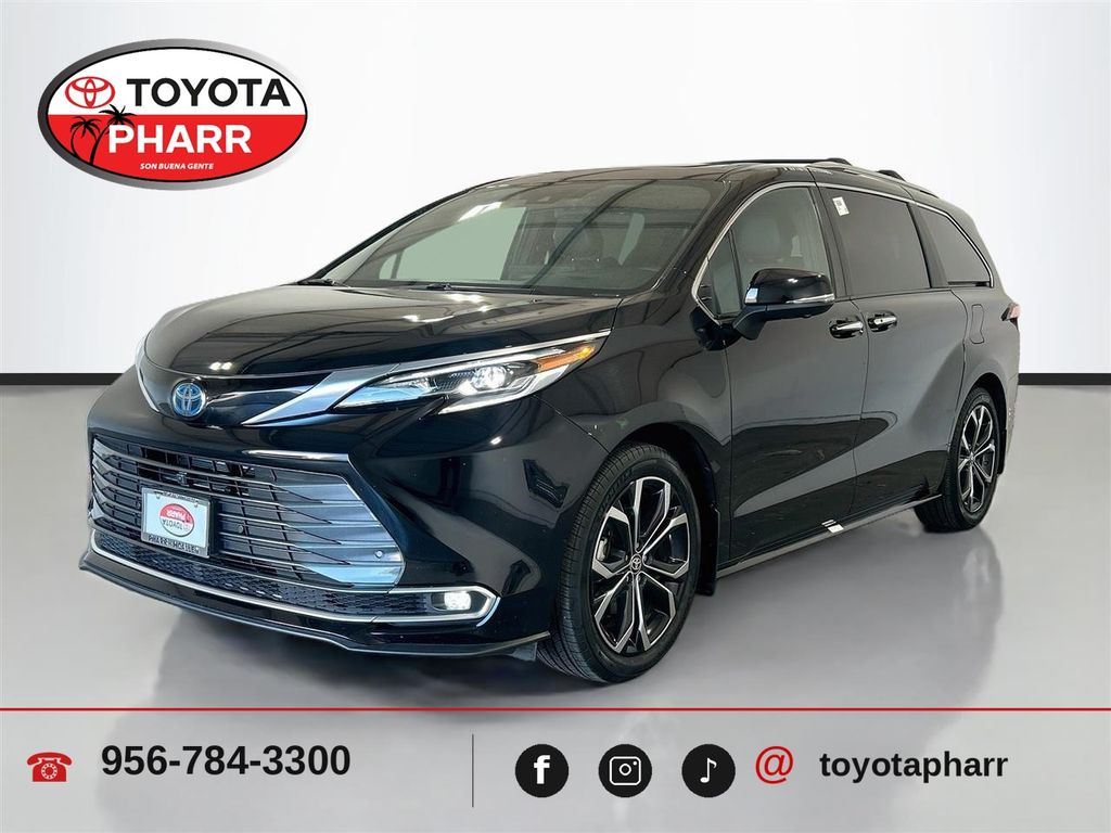 2025 Toyota Sienna Platinum