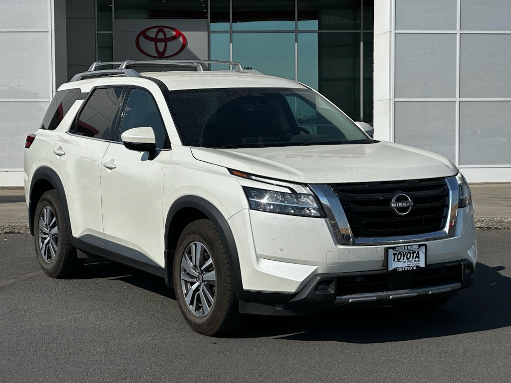 2023 Nissan Pathfinder SL
