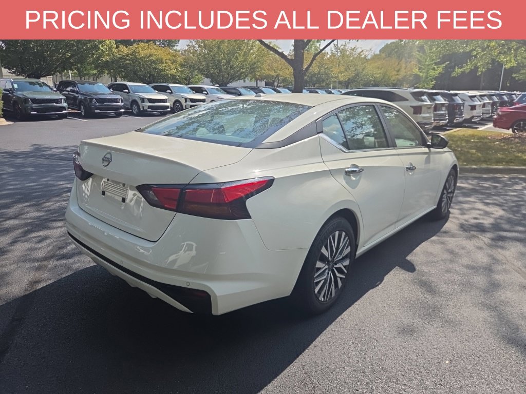 2025 Nissan Altima SV - Photo 12