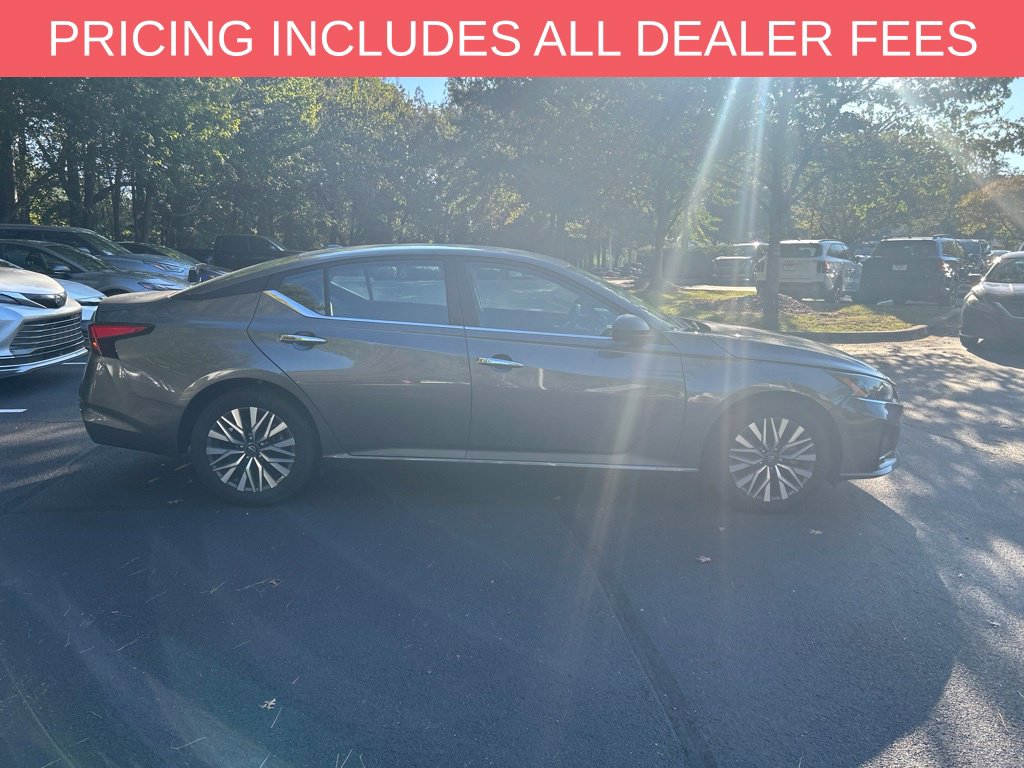 2025 Nissan Altima SV - Photo 9