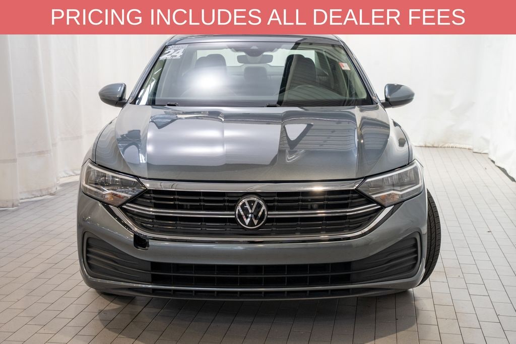 Used 2024 Volkswagen Jetta 1.5T SE Sedan