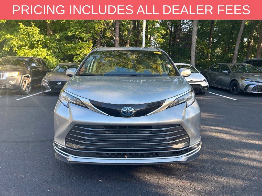 Used 2021 Toyota Sienna Limited Minivan/Van