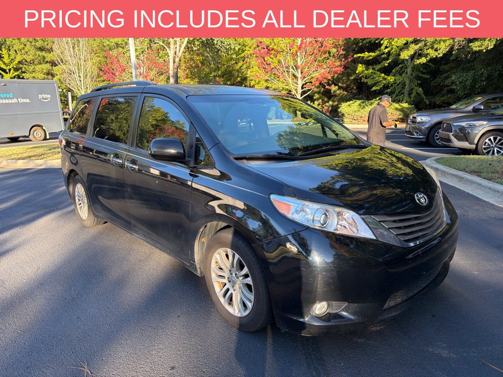 Used 2016 Toyota Sienna XLE Premium Minivan/Van