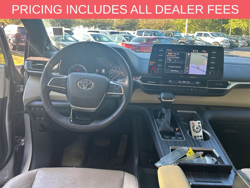 Used 2021 Toyota Sienna Limited Minivan/Van