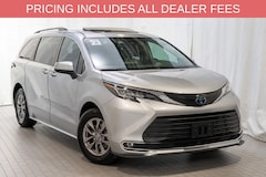 2023 Toyota Sienna XLE Minivan/Van