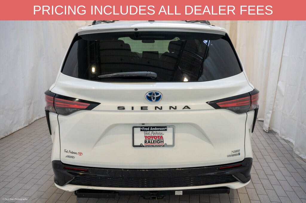 Used 2022 Toyota Sienna XSE Minivan/Van