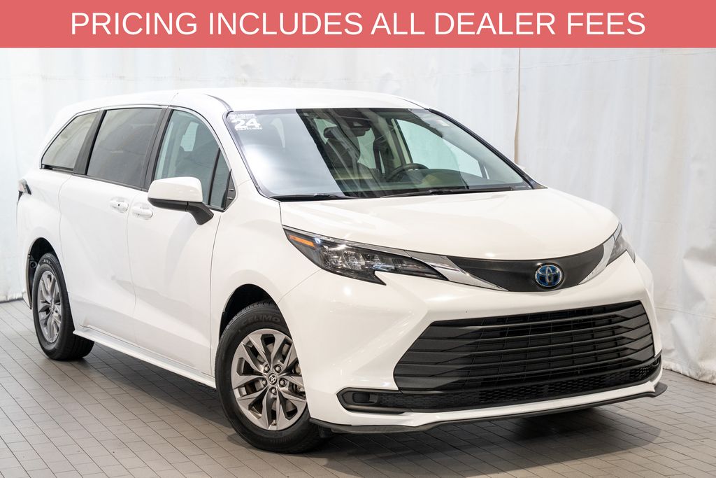 2024 Toyota Sienna LE Minivan/Van