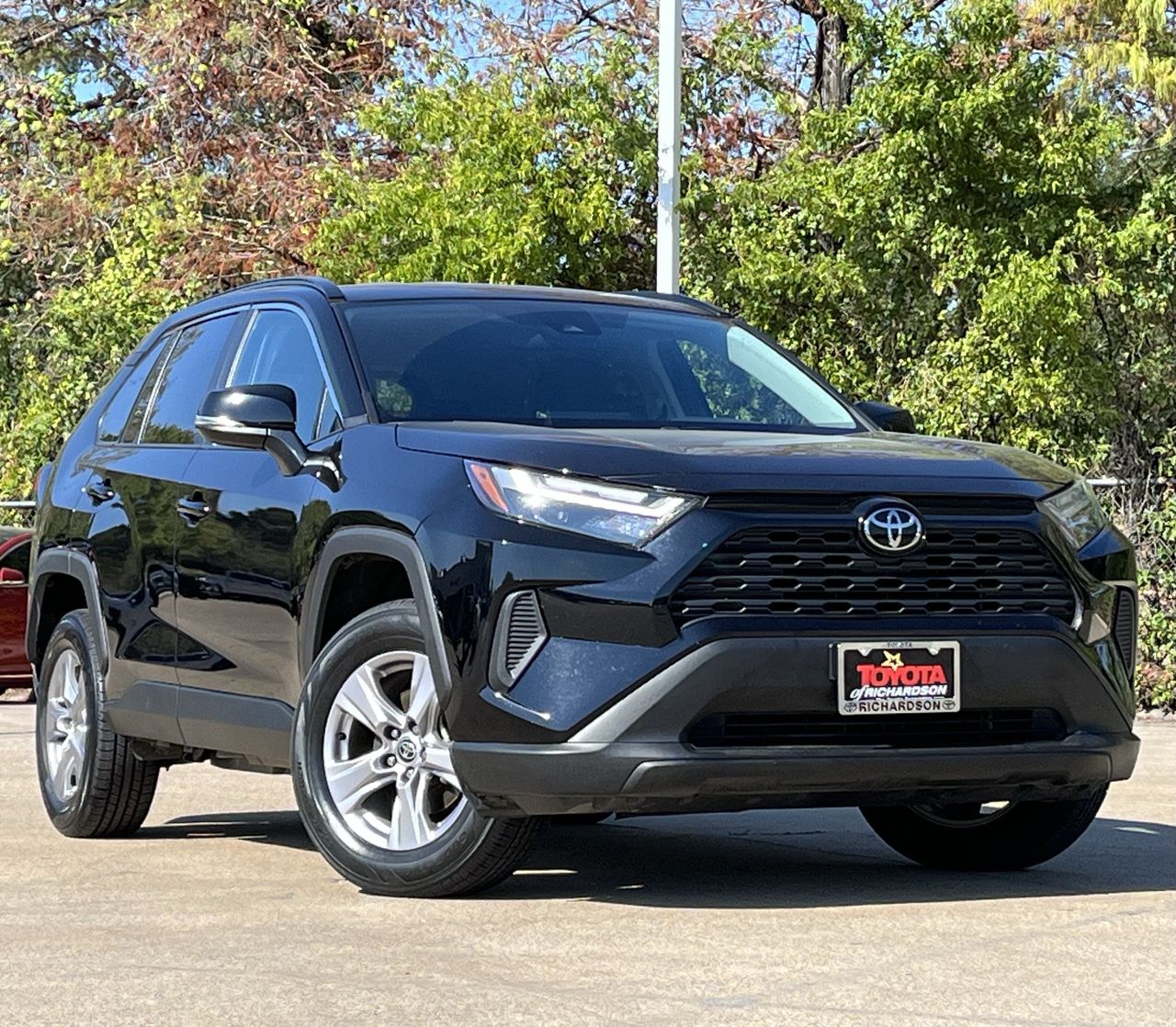 Used 2025 Toyota RAV4 XLE w/Wheels: 17-Inch 5-Spoke Silver Alloy SUV