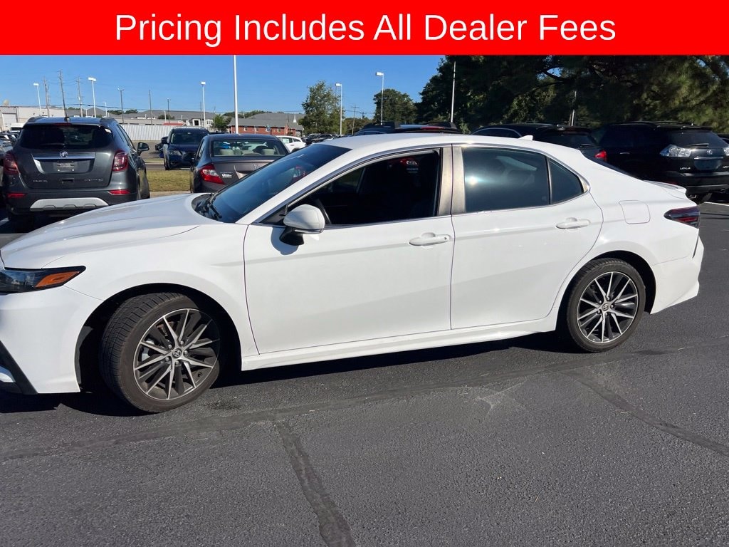 Used 2022 Toyota Camry SE Sedan
