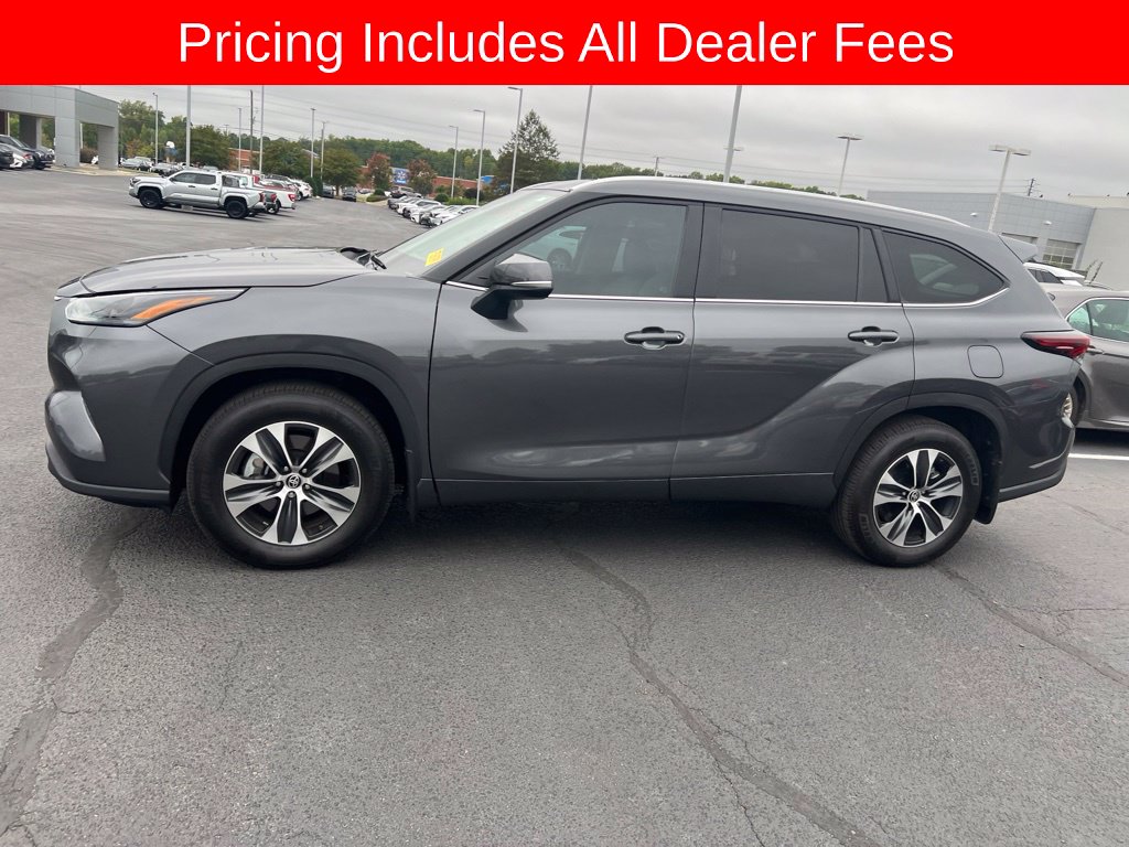 Used 2025 Toyota Highlander XLE SUV