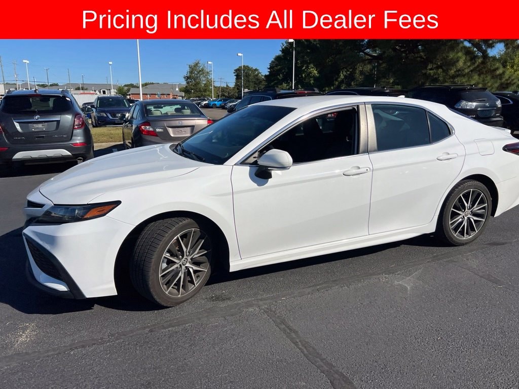 Used 2022 Toyota Camry SE Sedan