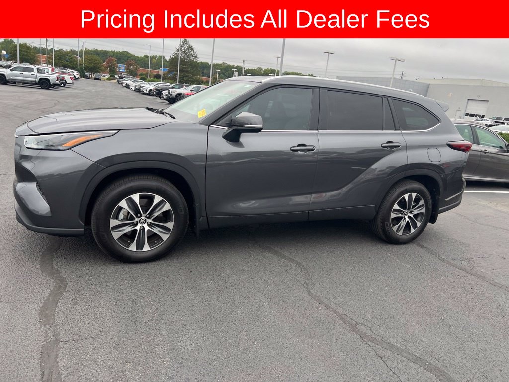 Used 2025 Toyota Highlander XLE SUV
