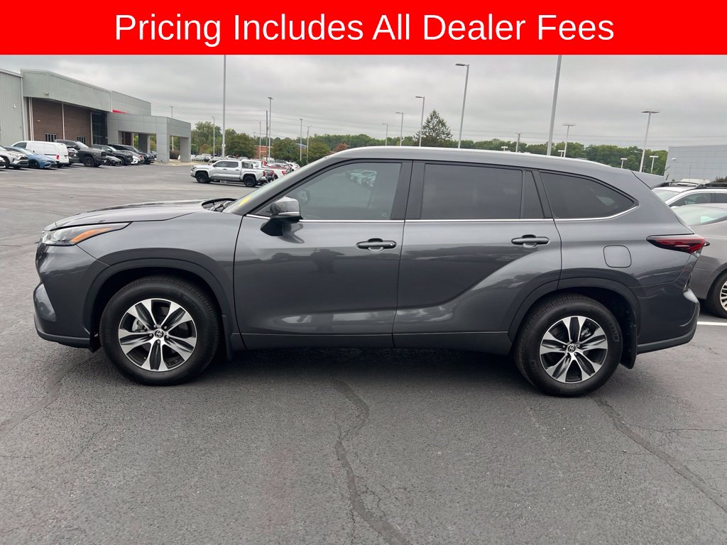 Used 2025 Toyota Highlander XLE SUV