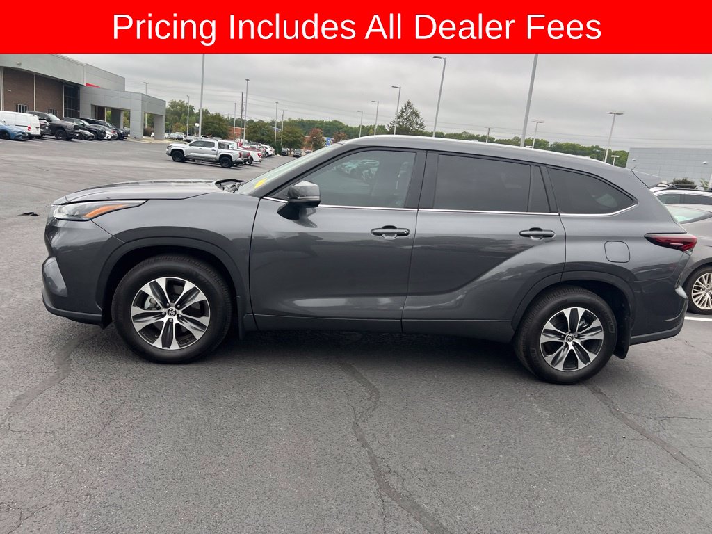 Used 2025 Toyota Highlander XLE SUV