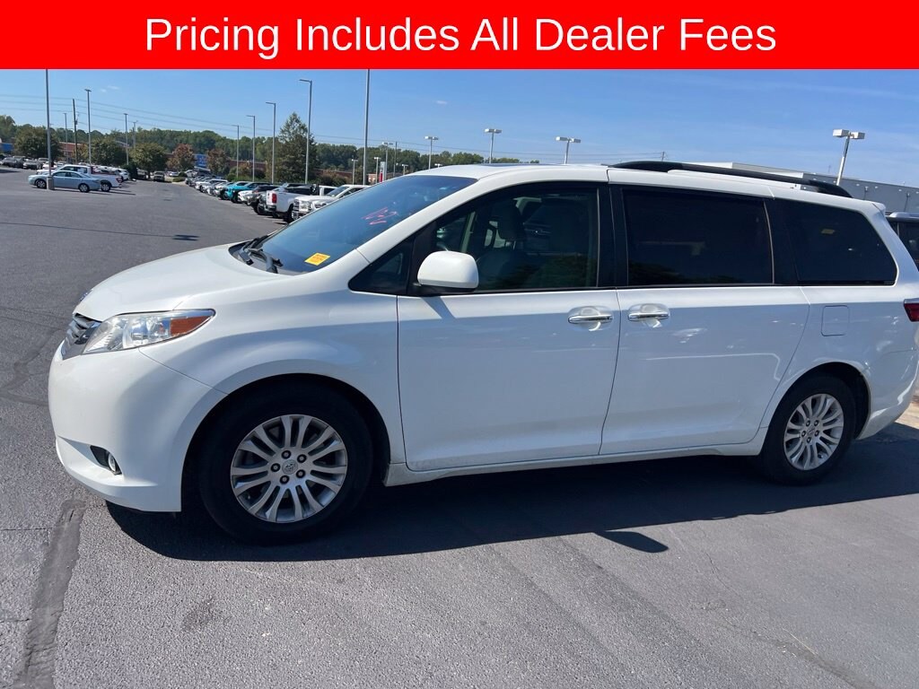 Used 2017 Toyota Sienna XLE Van Passenger Van