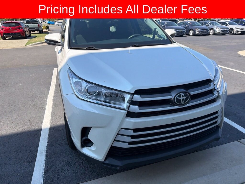 Used 2017 Toyota Highlander LE SUV