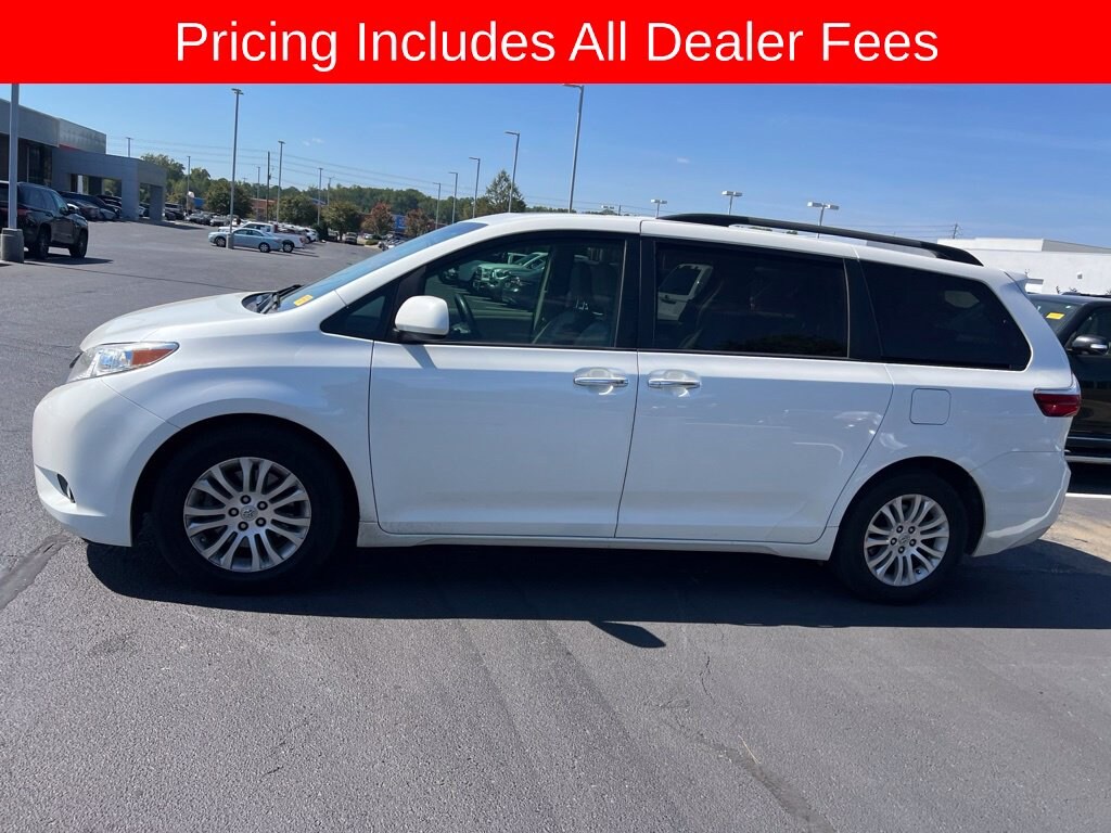 Used 2017 Toyota Sienna XLE Van Passenger Van