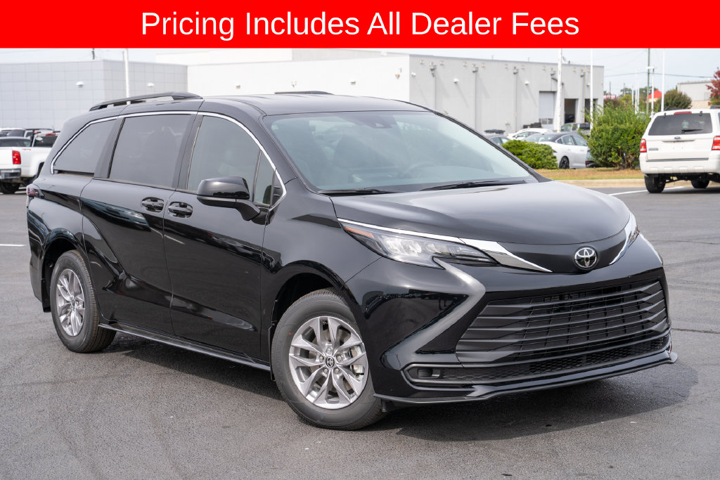 2026 Toyota Sienna LE Van Passenger Van