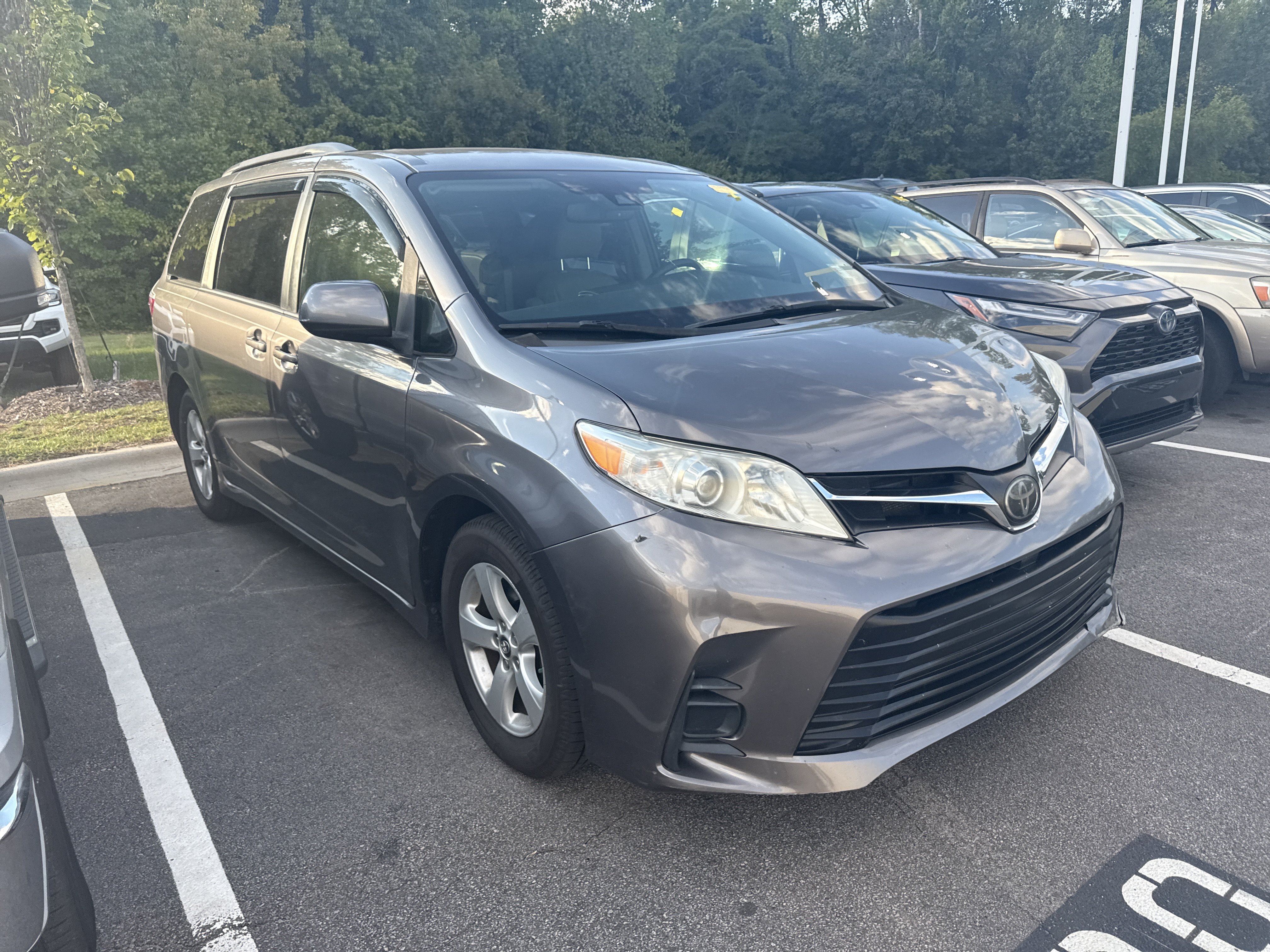 Used 2019 Toyota Sienna LE Minivan