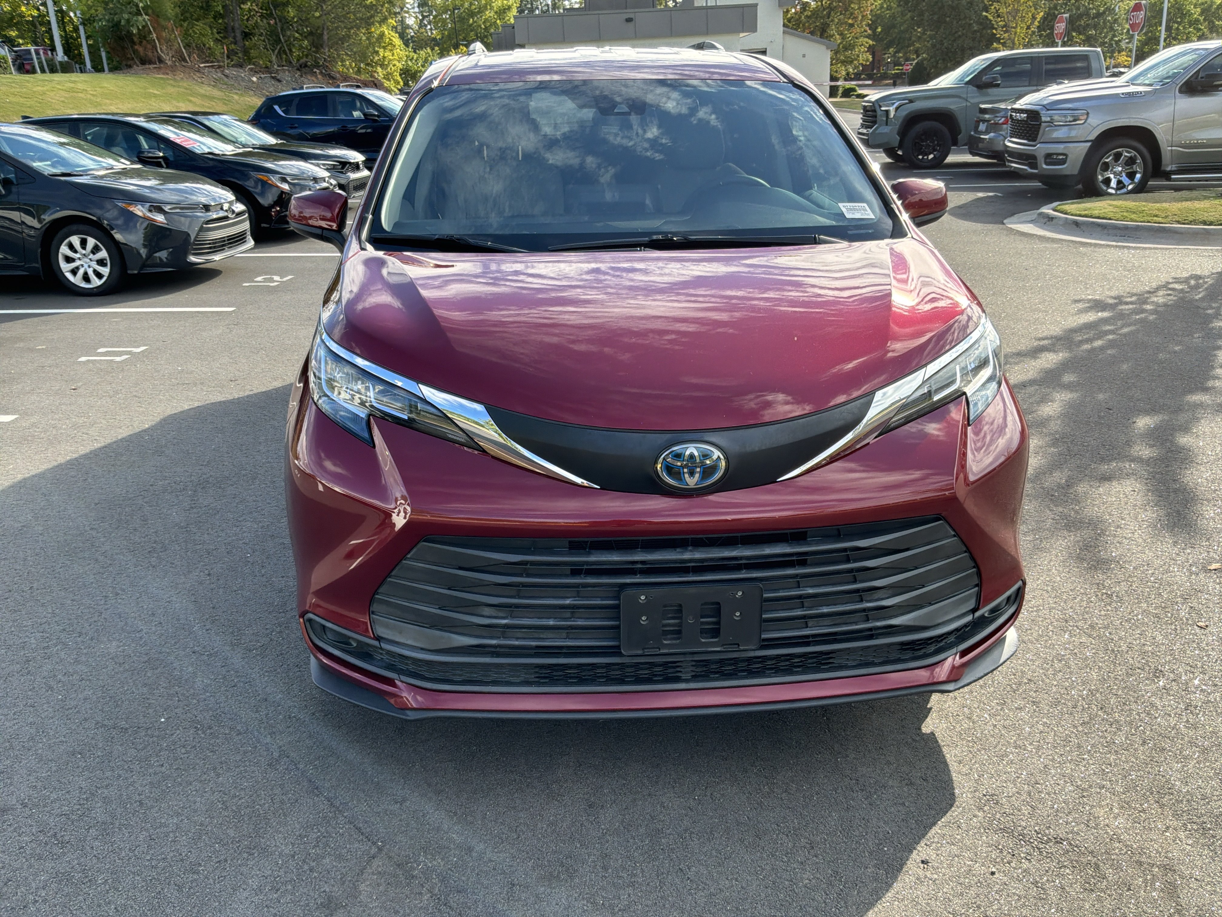 Used 2021 Toyota Sienna LE Minivan