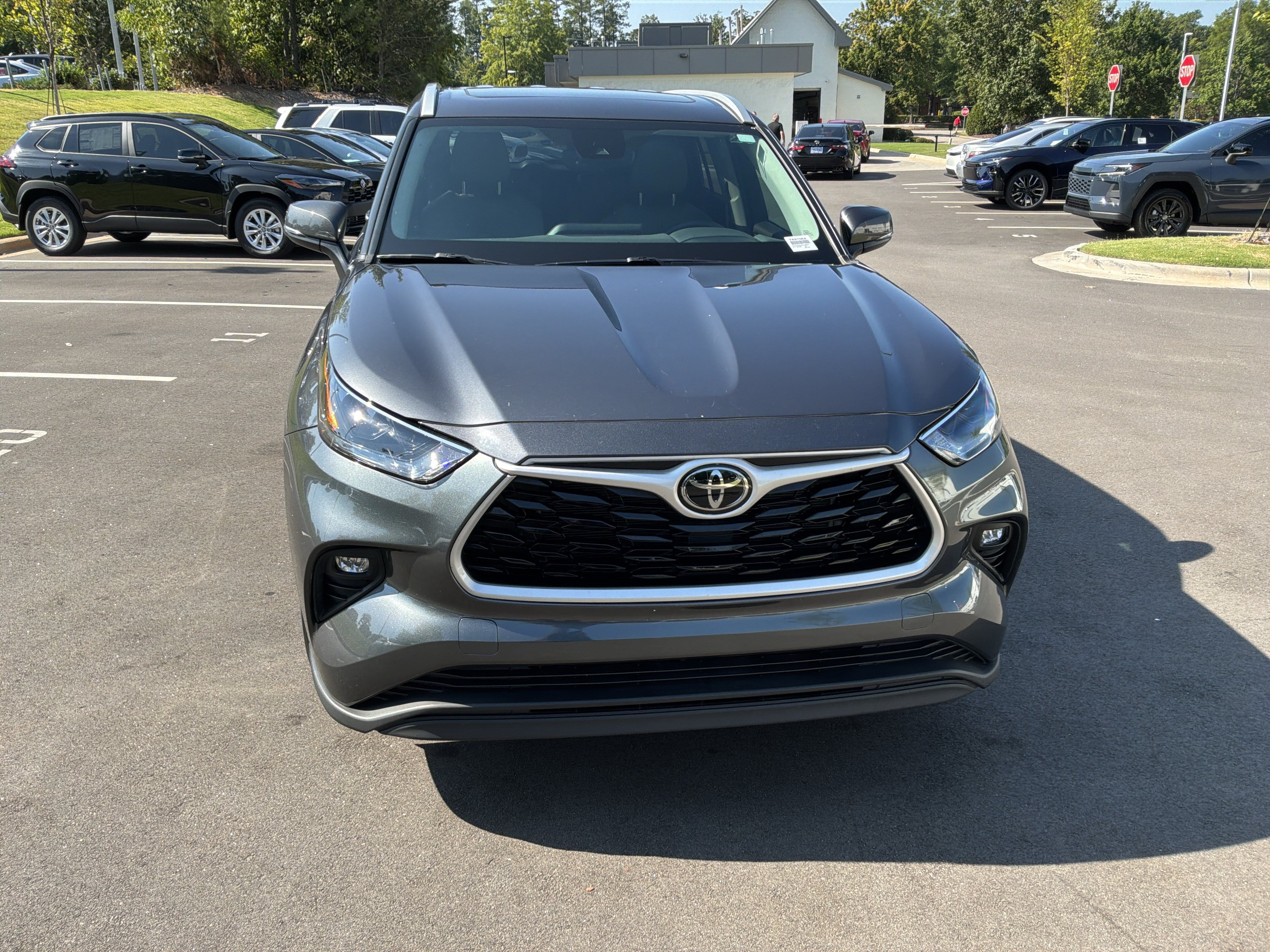 Used 2024 Toyota Highlander XLE SUV