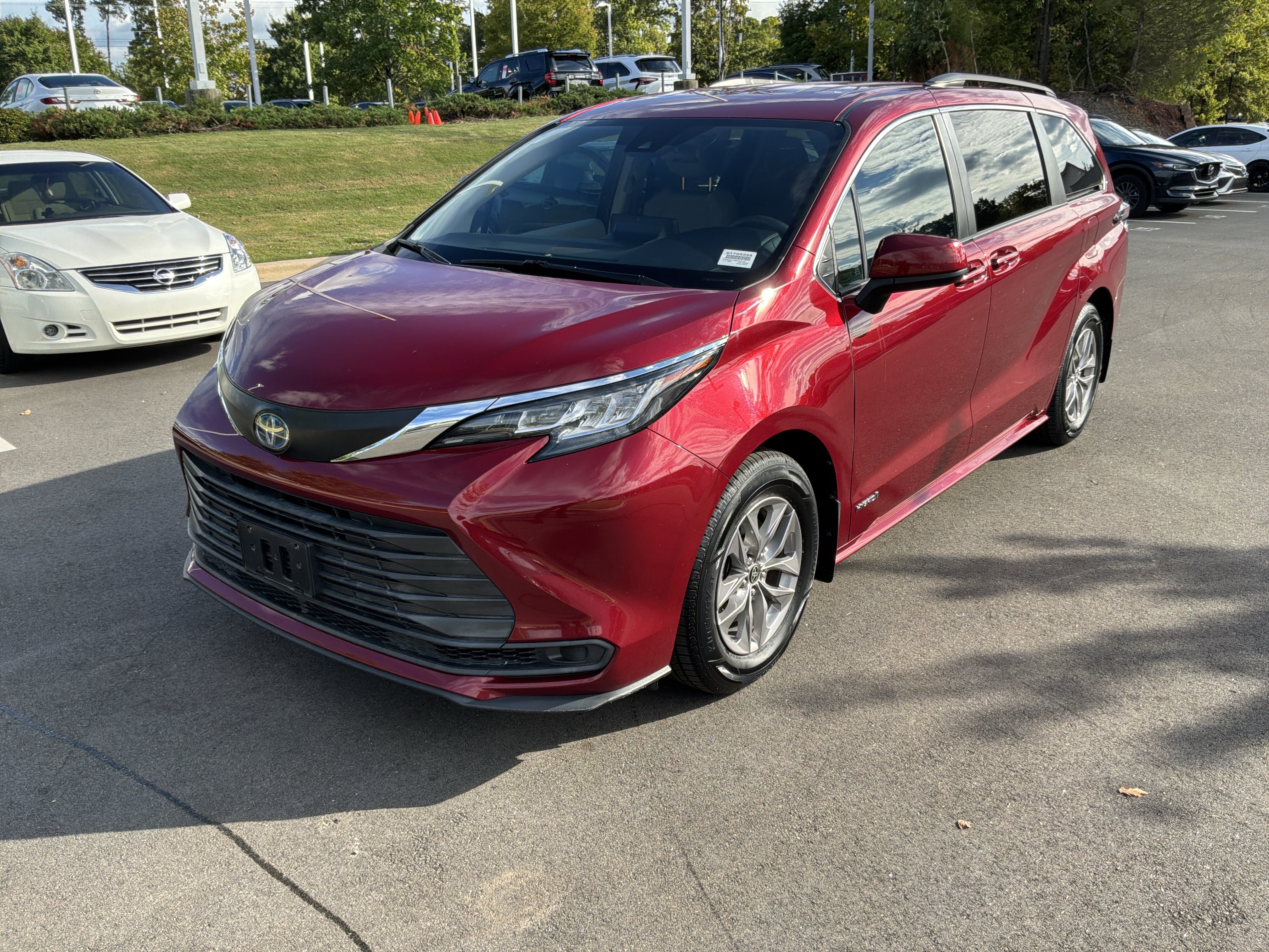 Used 2021 Toyota Sienna LE Minivan