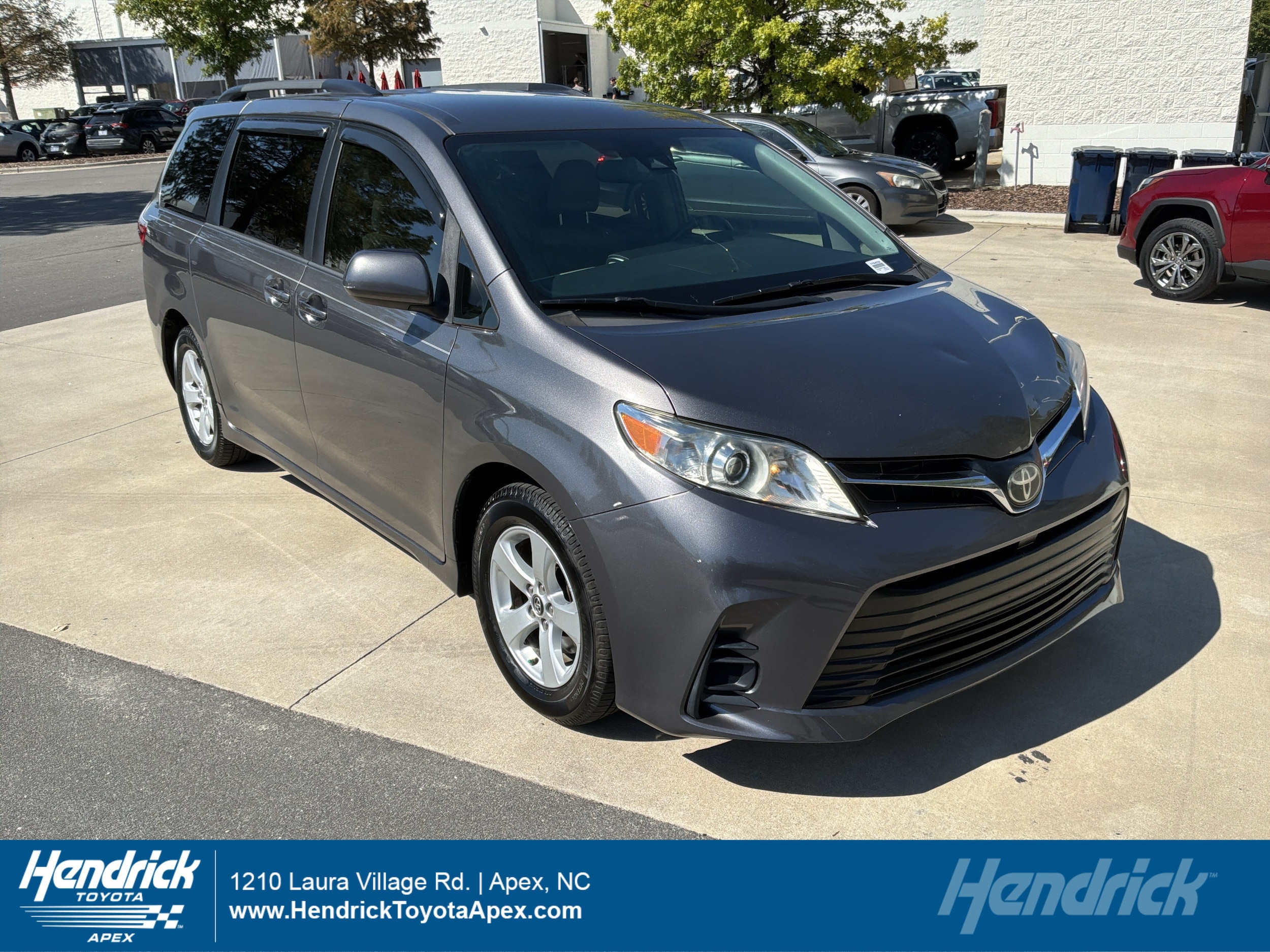 2019 Toyota Sienna LE