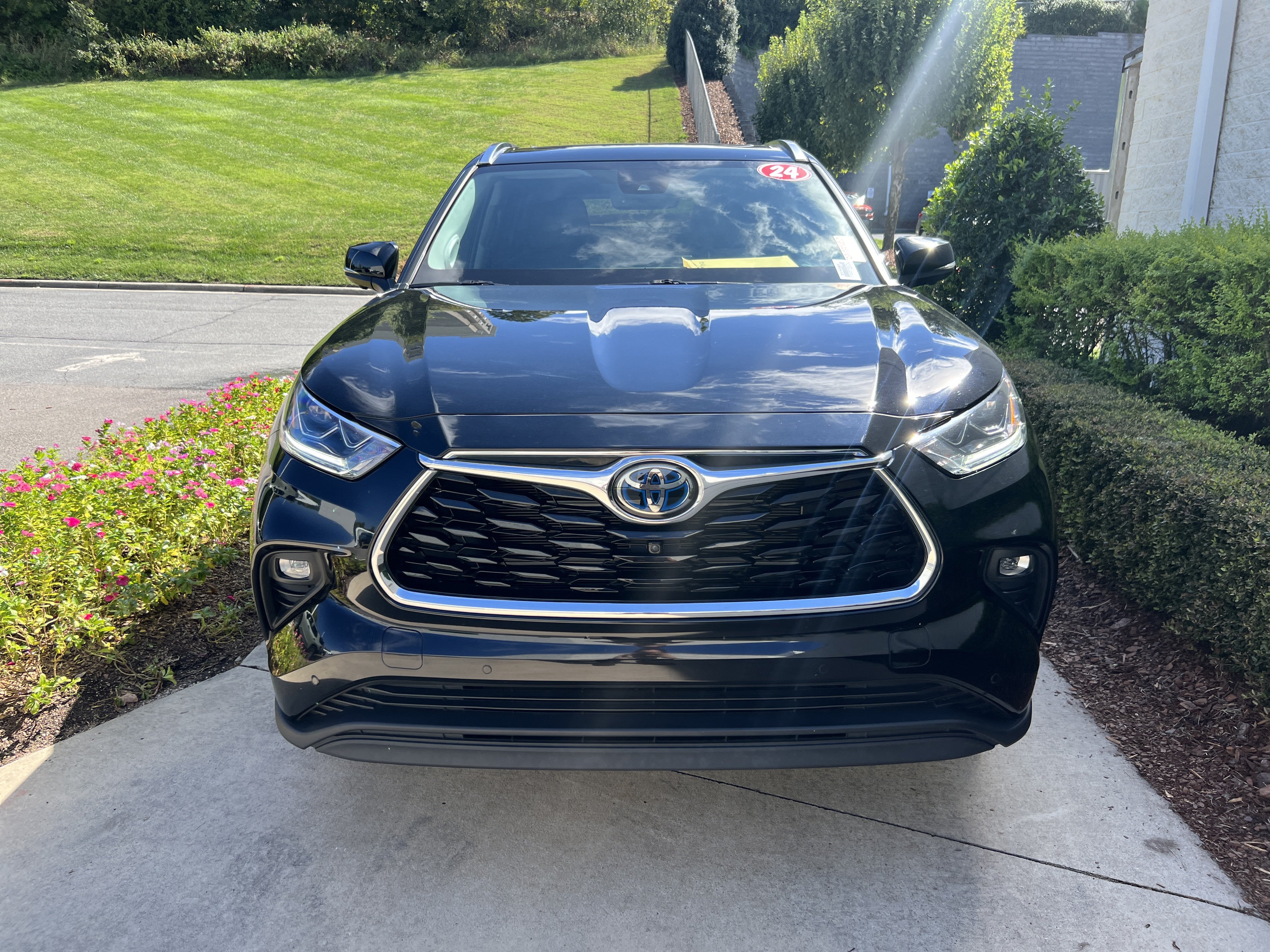 Used 2024 Toyota Highlander Hybrid Limited SUV