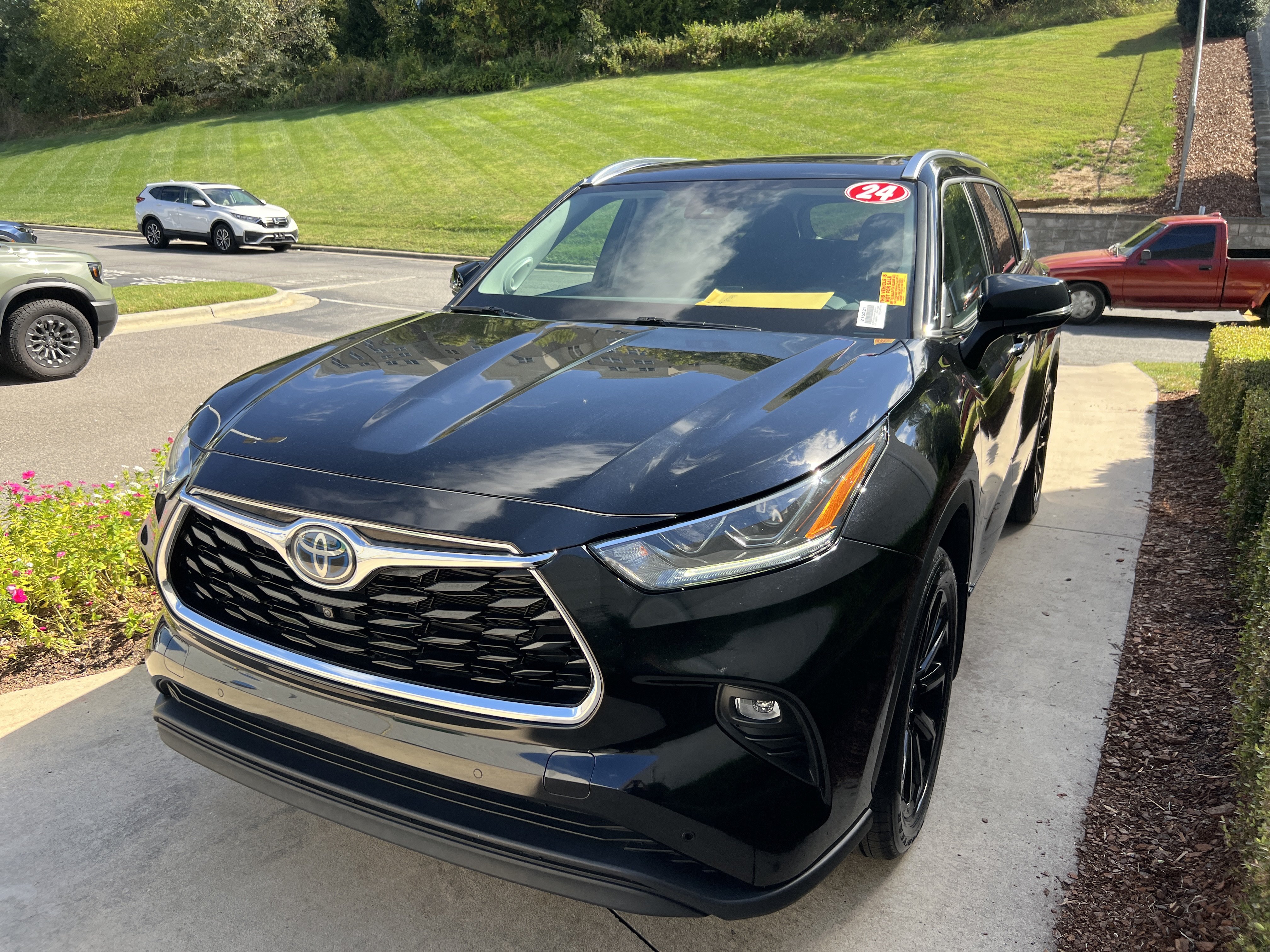 Used 2024 Toyota Highlander Hybrid Limited SUV