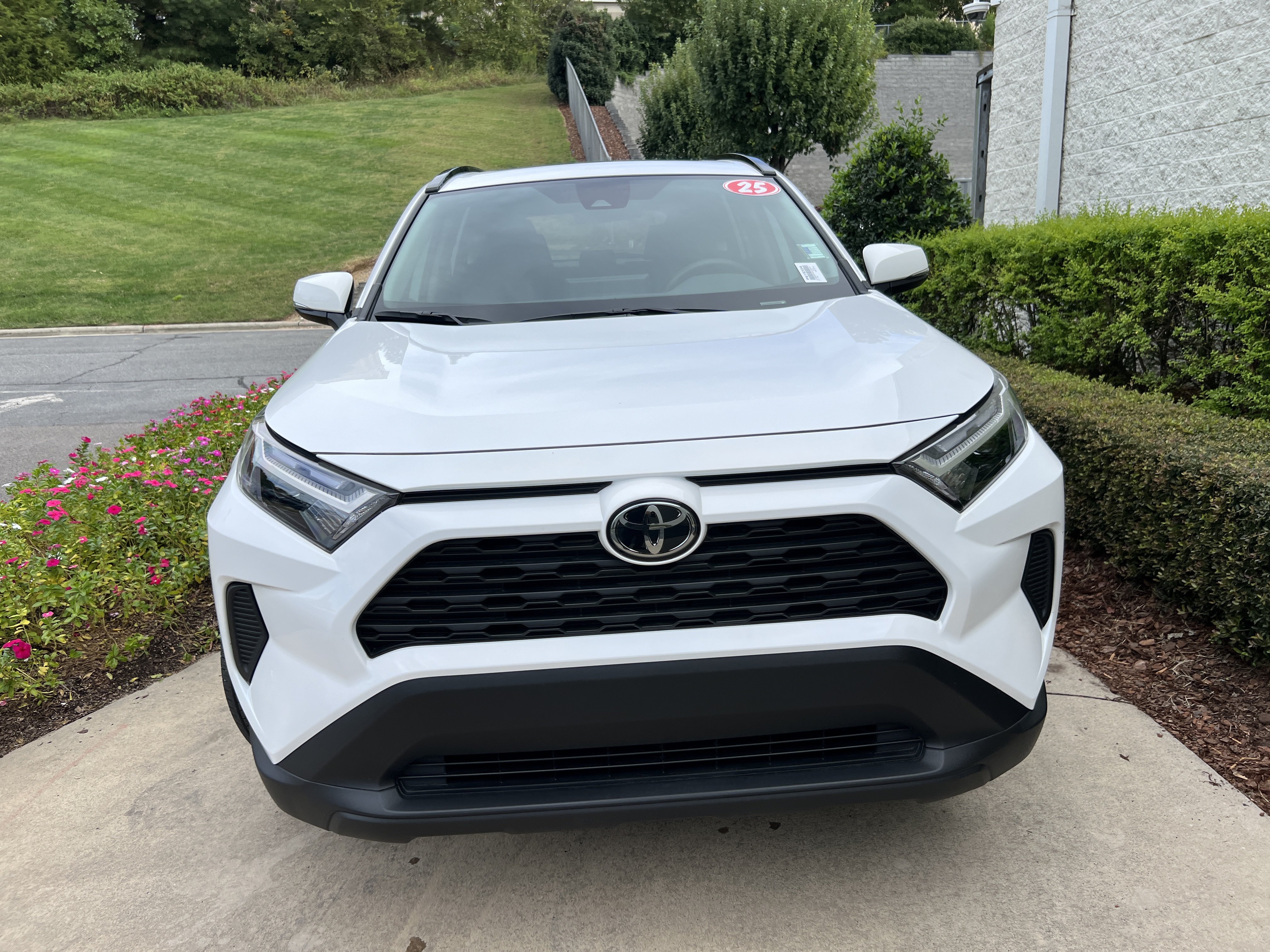 Used 2025 Toyota RAV4 Hybrid XLE SUV
