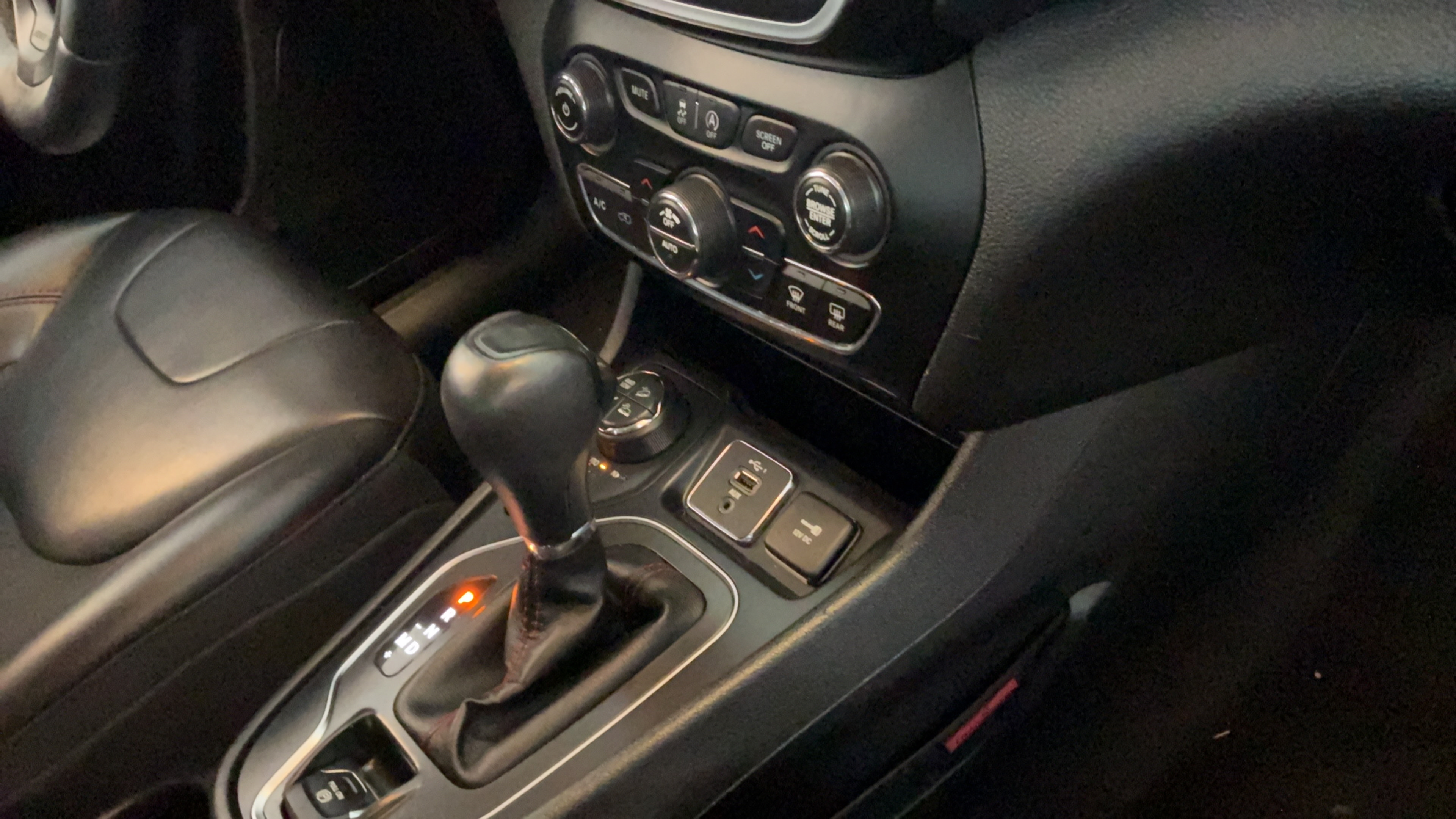 2019 Jeep Cherokee Trailhawk - Photo 40