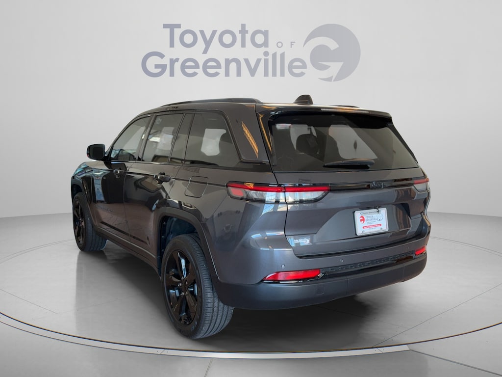 Used 2025 Jeep Grand Cherokee Laredo SUV