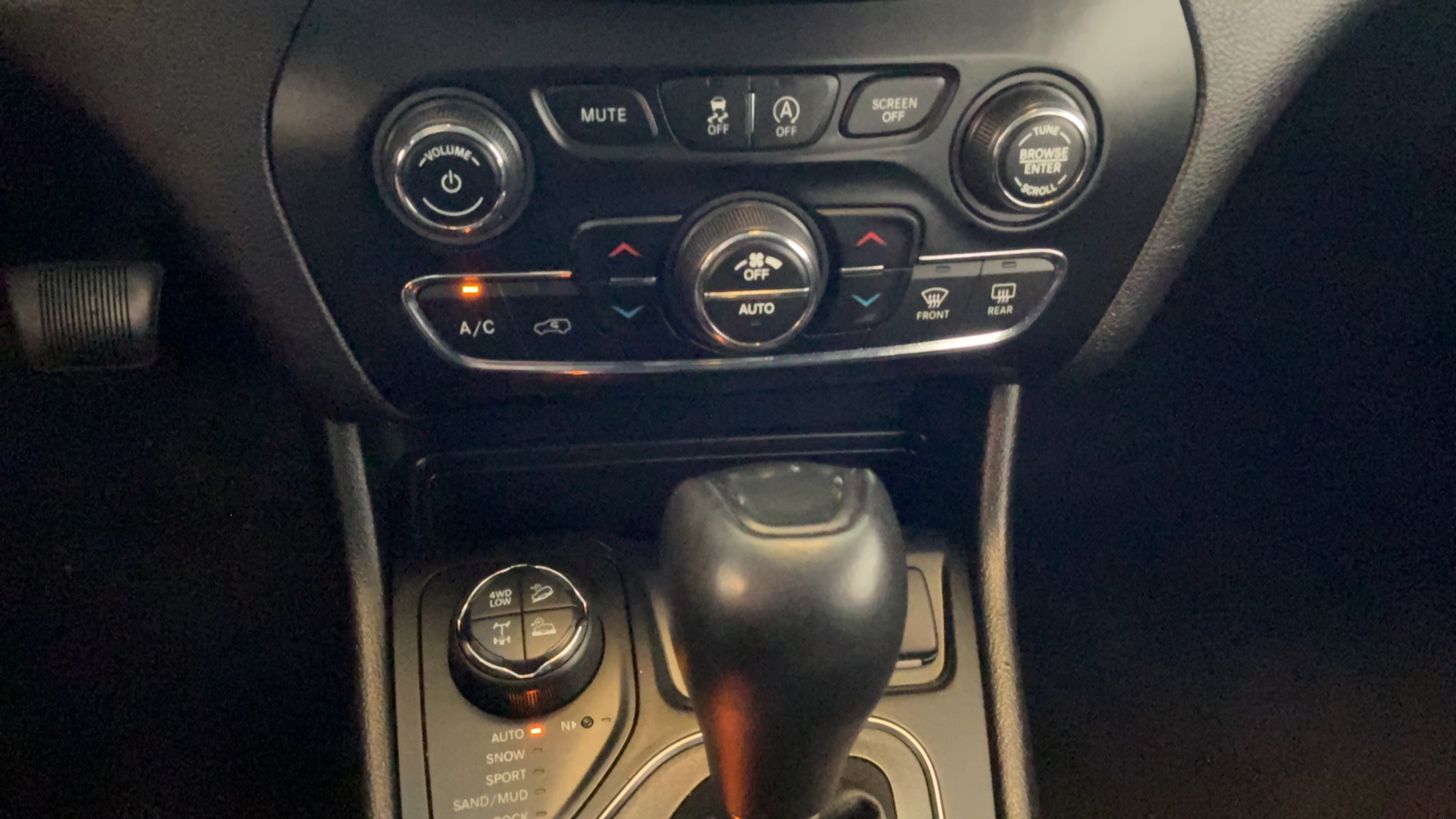 2019 Jeep Cherokee Trailhawk - Photo 14