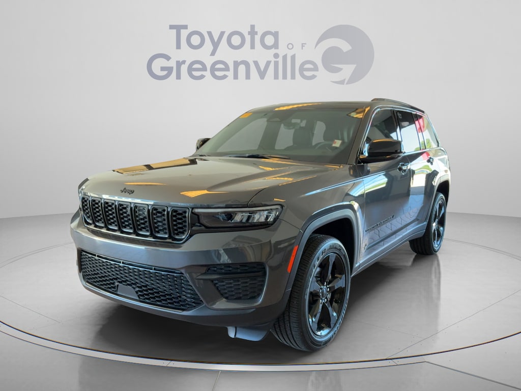 Used 2025 Jeep Grand Cherokee Laredo SUV