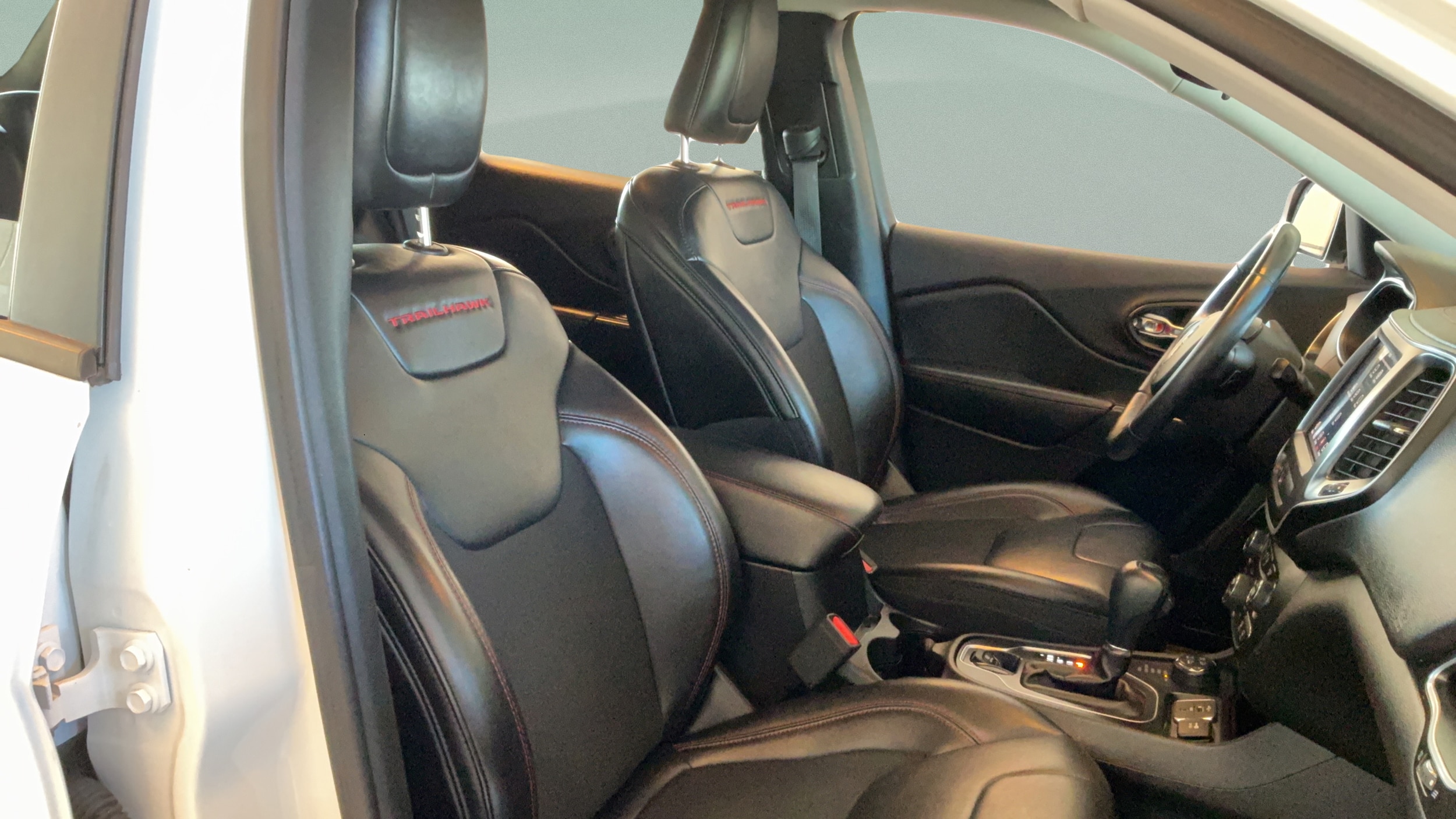 2019 Jeep Cherokee Trailhawk - Photo 35