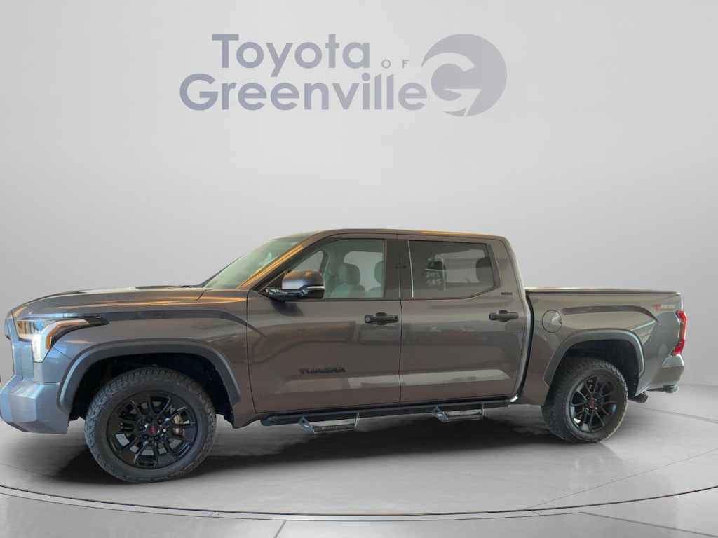 Used 2023 Toyota Tundra 4WD SR5 SR5 CrewMax 5.5 Bed