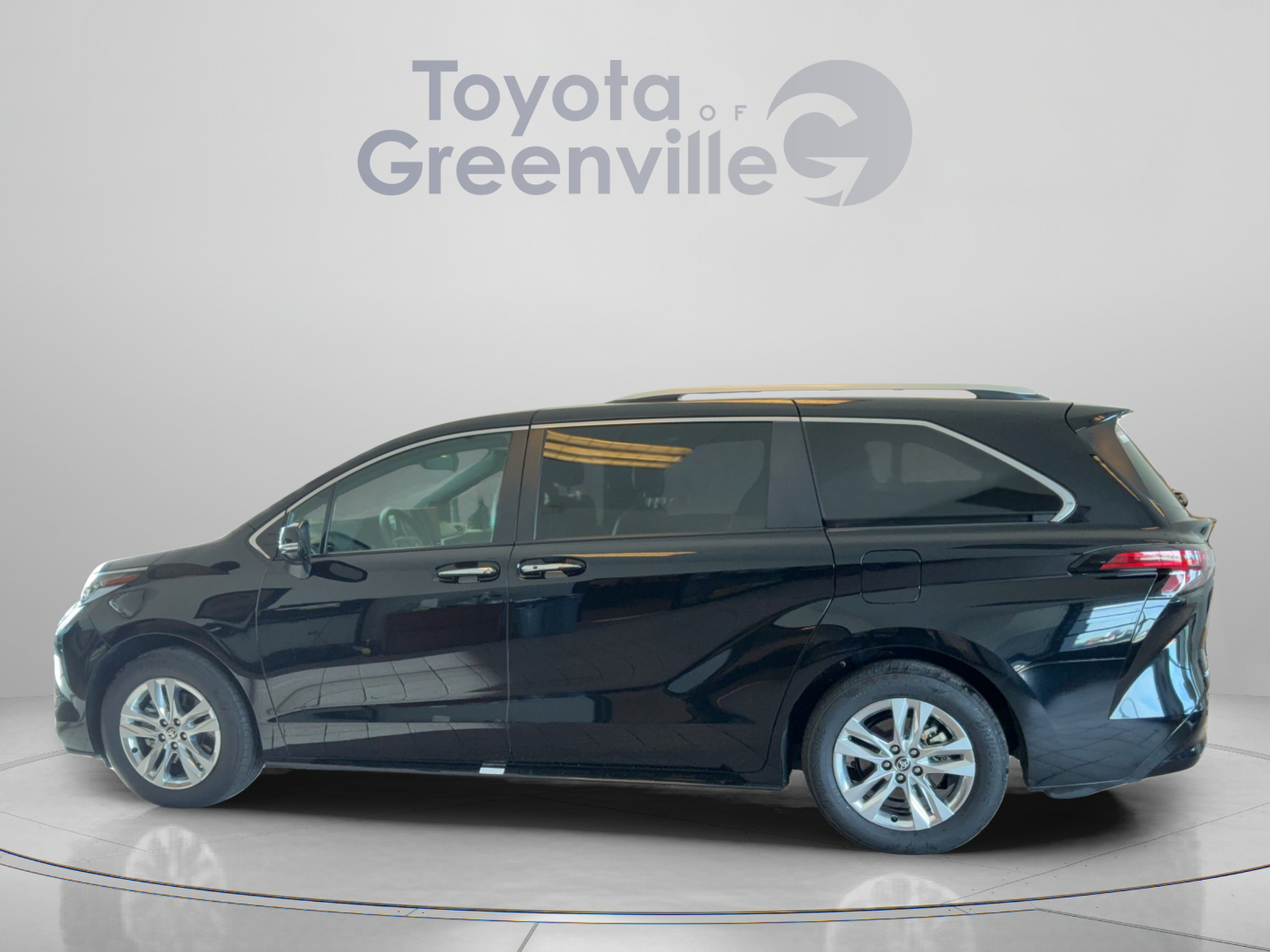 Used 2025 Toyota Sienna Limited 7 Passenger Van Passenger Van